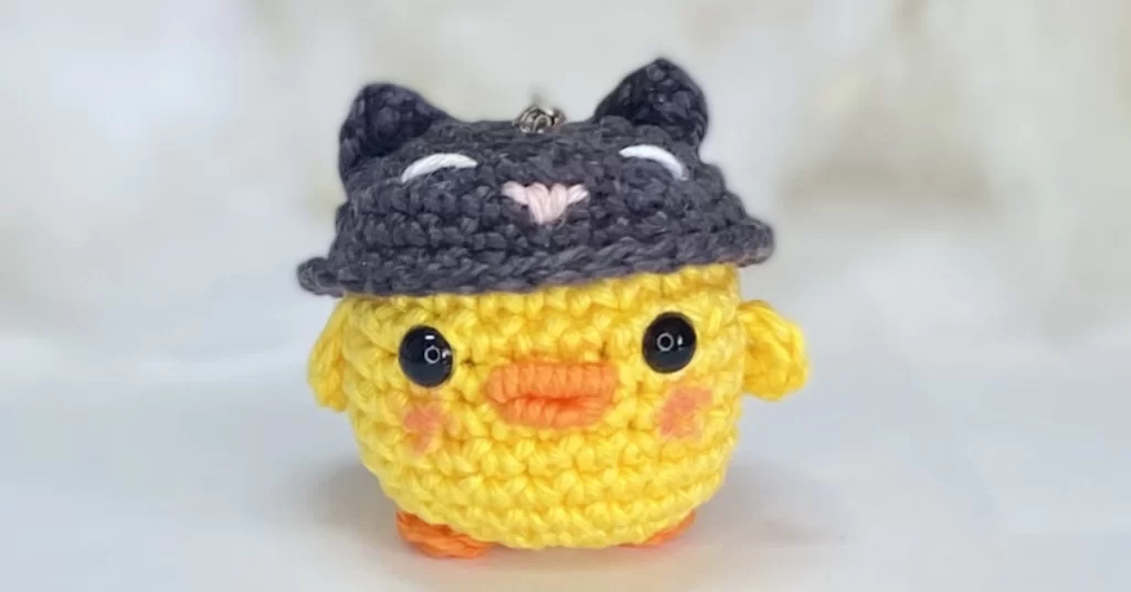 Pato Amigurumi com Chapéu de Gato – Receita Crochê Grátis